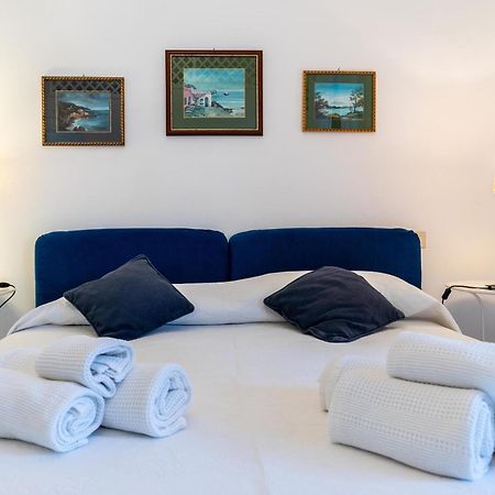 Stefania Flat - Amalfi Center Apartment Bagian luar foto