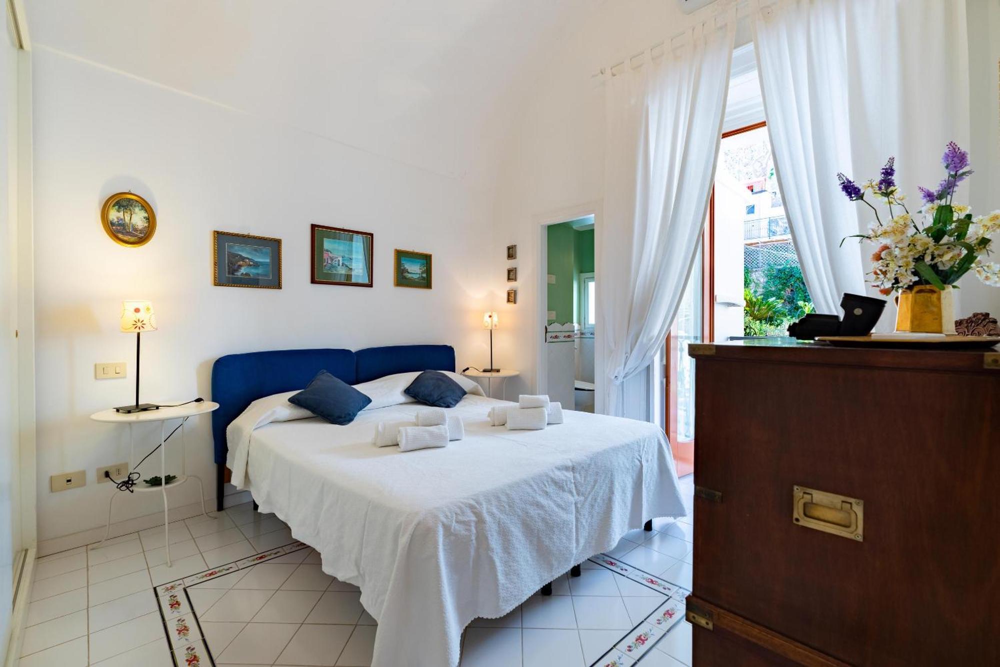Stefania Flat - Amalfi Center Apartment Bagian luar foto